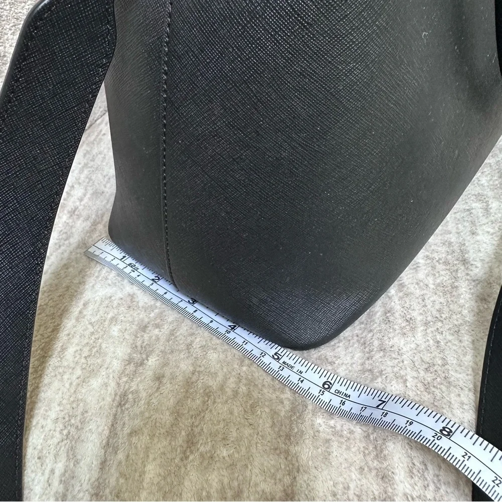 Tory Burch Robinson Medium Triple Compartment Black Leather Tote Bag - Picture 14 of 16